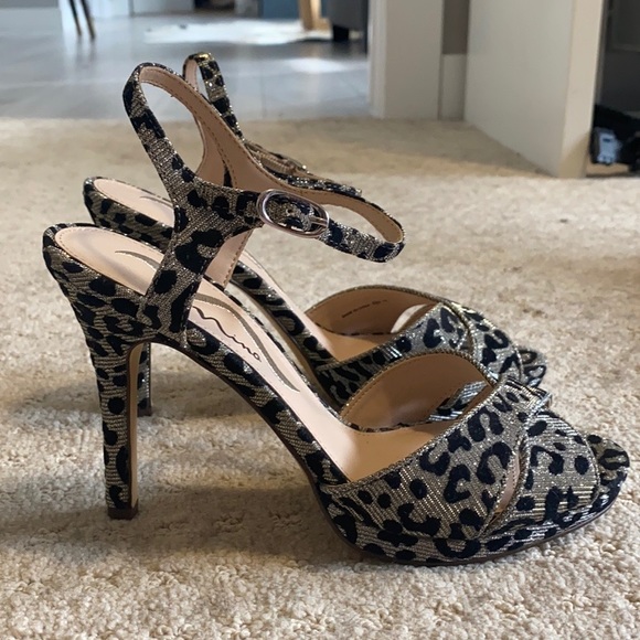 Silver/Black Velvet Heels - Picture 3 of 4